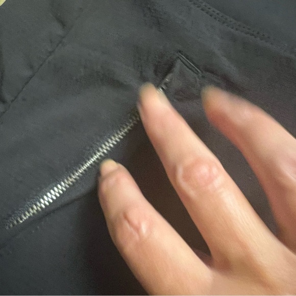 Athleta Black Trekkie North Shorts size 26 - Picture 6 of 11